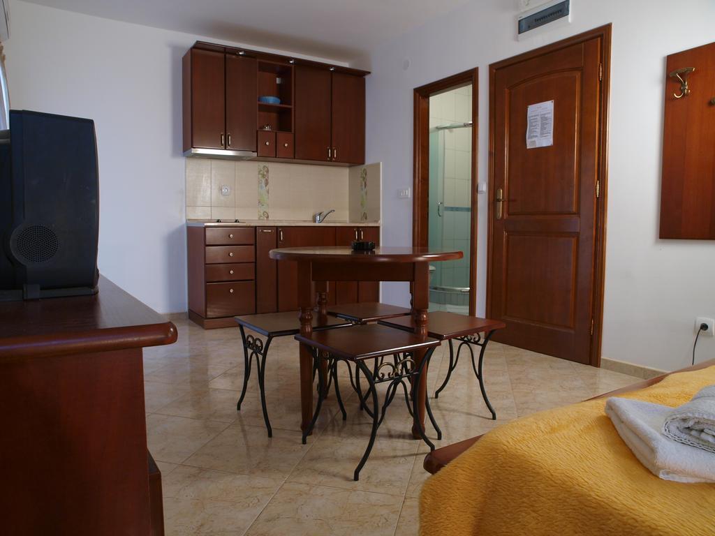 Apartments Obala Dragovic Petrovac Bilik gambar