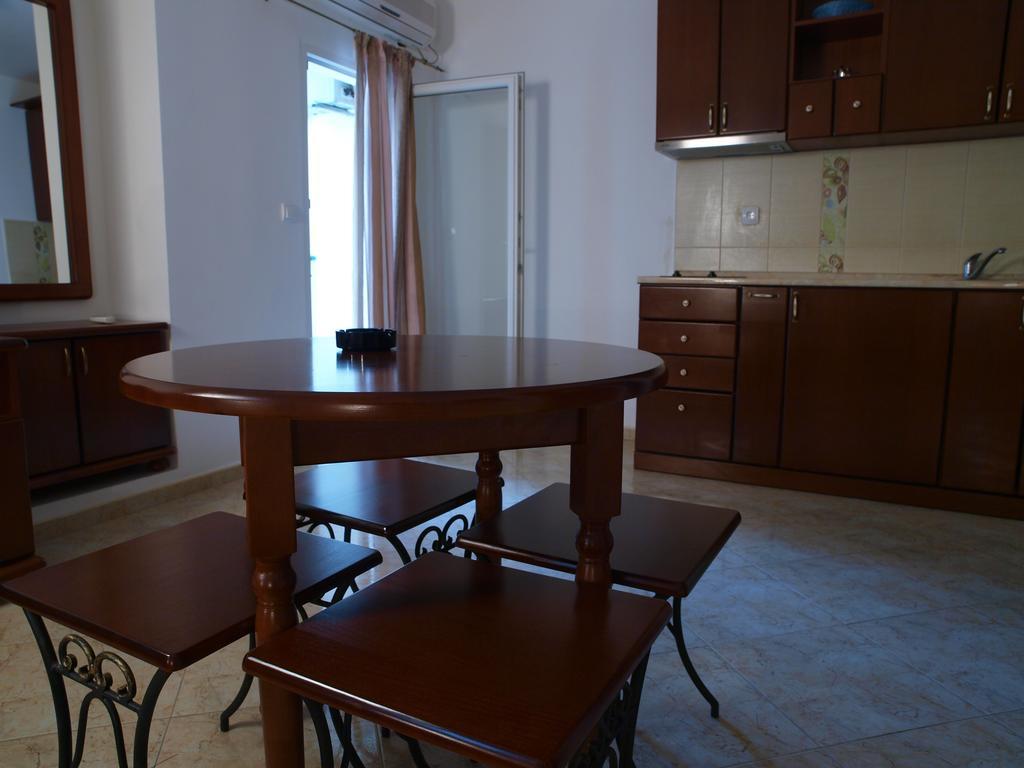 Apartments Obala Dragovic Petrovac Bilik gambar
