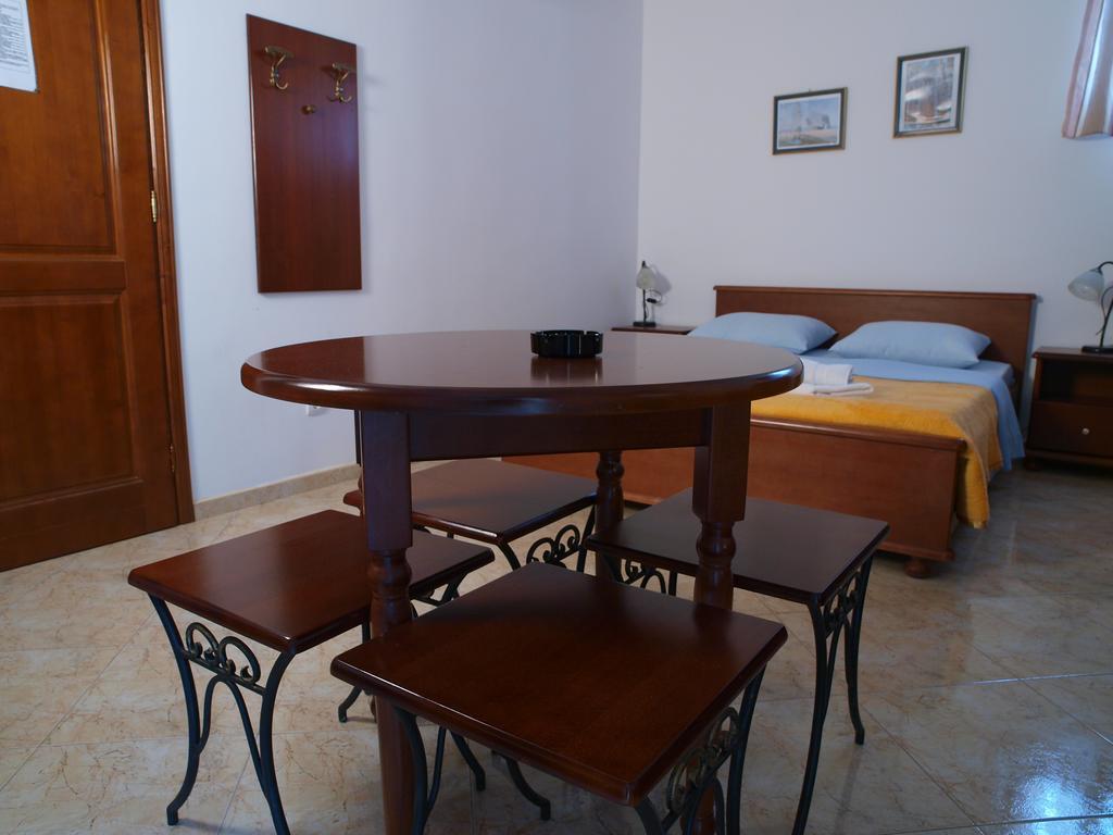 Apartments Obala Dragovic Petrovac Bilik gambar