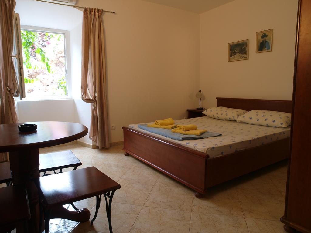 Apartments Obala Dragovic Petrovac Bilik gambar