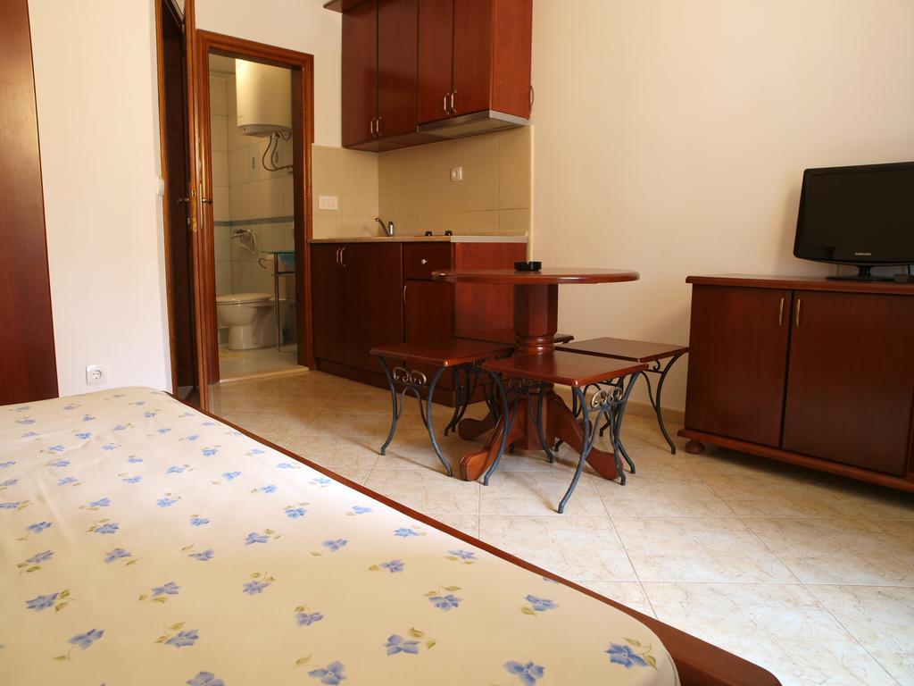 Apartments Obala Dragovic Petrovac Bilik gambar