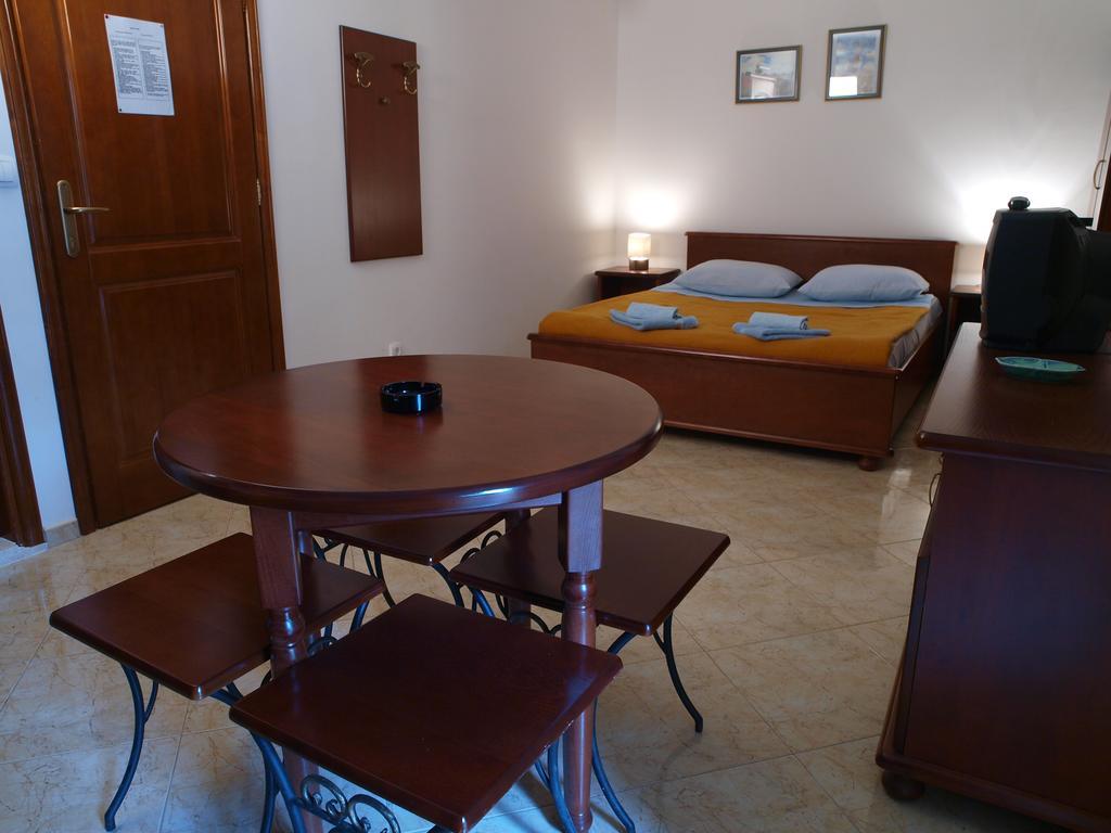 Apartments Obala Dragovic Petrovac Bilik gambar