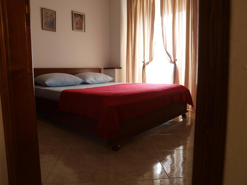 Apartments Obala Dragovic Petrovac Bilik gambar